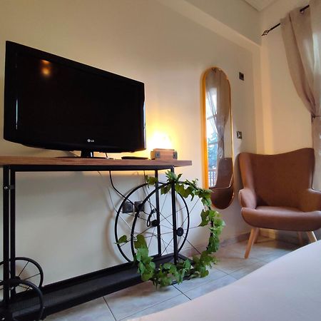 Elia Apartments Atene Esterno foto